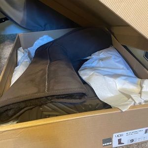 Dark brown chocolate tall Uggs 9